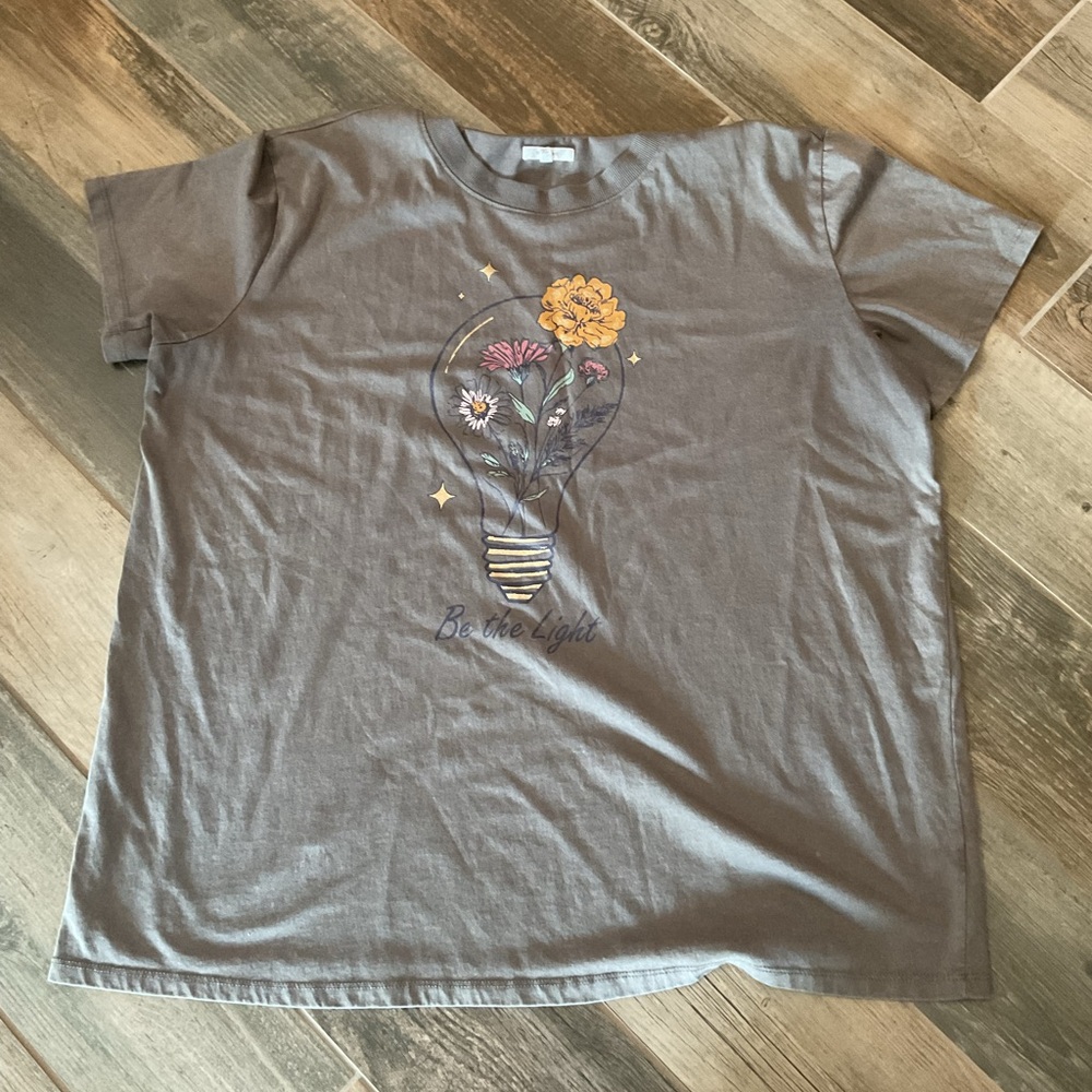Be the Light T-shirt women’s XL